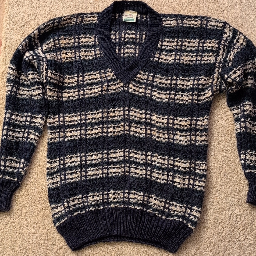 Bonner of Ireland - Men's Navy and White Sweater handloomed